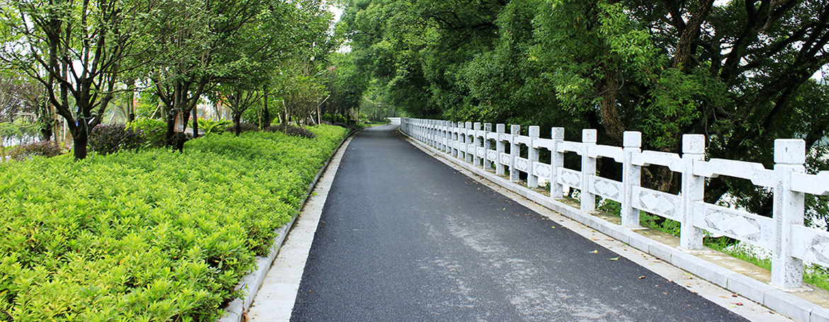 柏油路石护栏图片.jpg